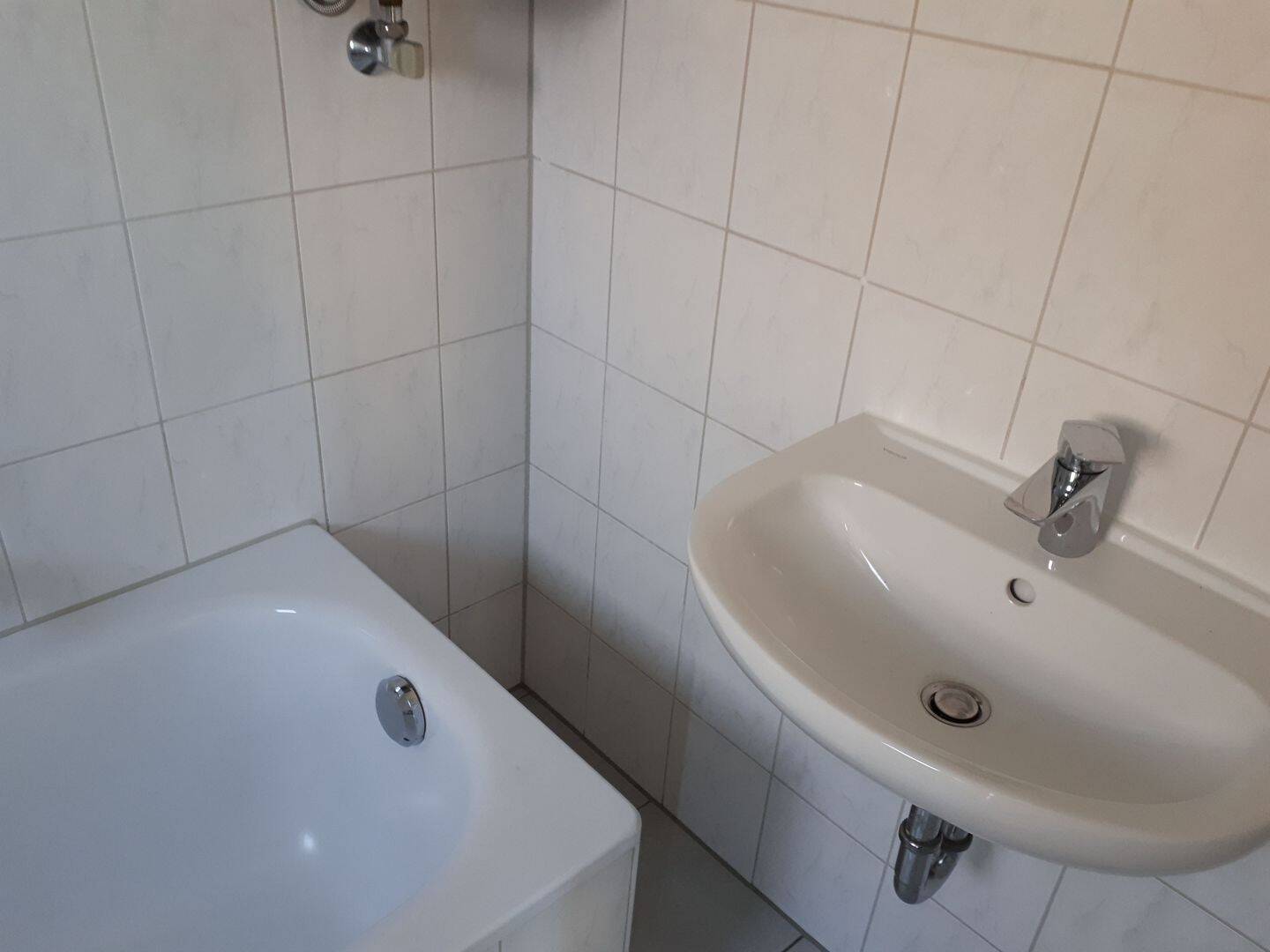 Diese Gebäude bietet Potenzial für Handwerker oder Bauherren ! – Waiblingen – Vorschaubild 3