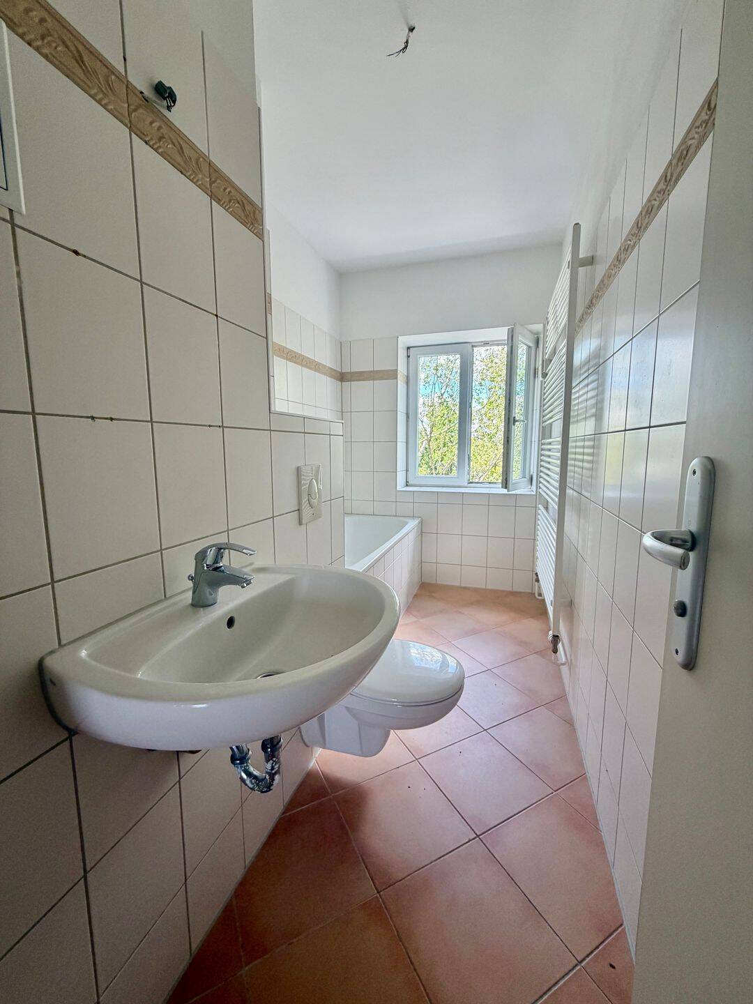CHARMANTE ALTBAUWOHNUNG MIT WOHNKÜCHE, WANNENBAD, SONNIGER BALKONTERRASSE IN POTSDAMS BESTER LAGE! – Potsdam – Vorschaubild 5