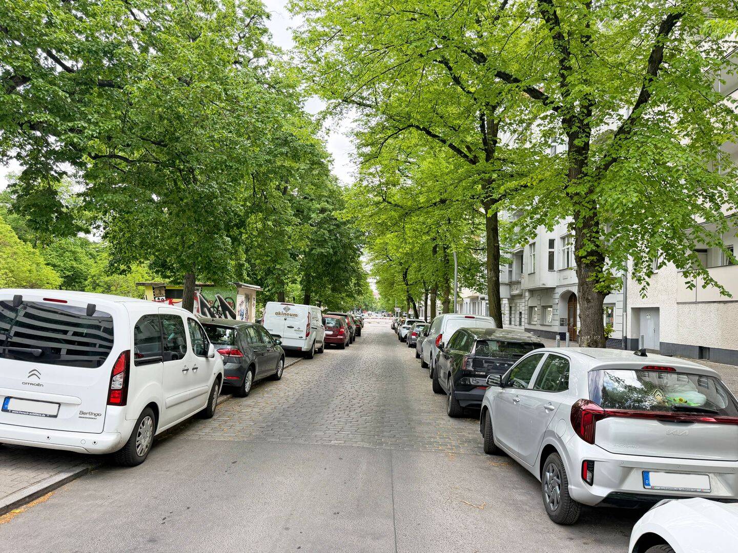 Klein, aber viel Mehrwert! Vermietete 1,5-Zimmer-Wohnung in gefragter Lage Berlin-Charlottenburg! – Berlin – Vorschaubild 4