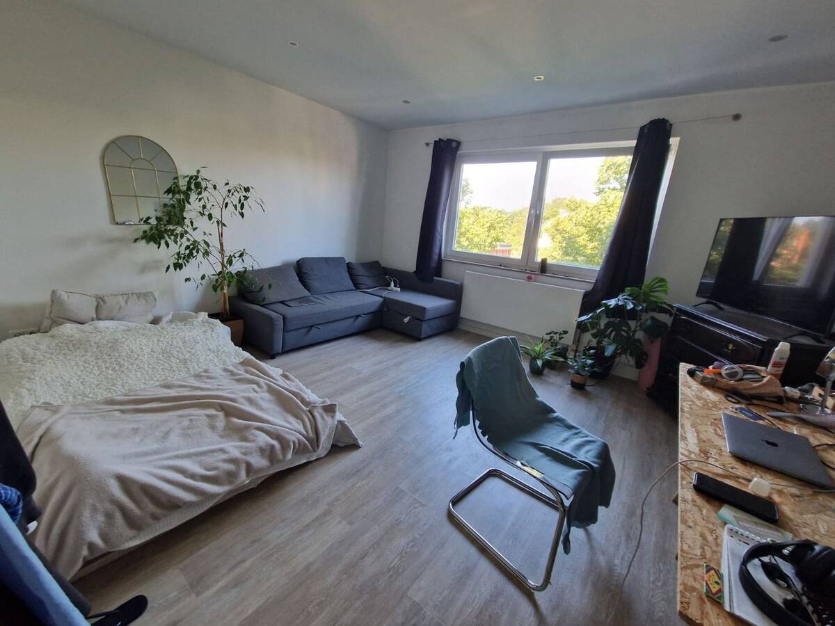 Neue WG-Bewohner gesucht! Wohnung mit 3 Schlafzimmern sucht 3 neue Bewohner – 28199 Bremen – Bild 1 von 5
