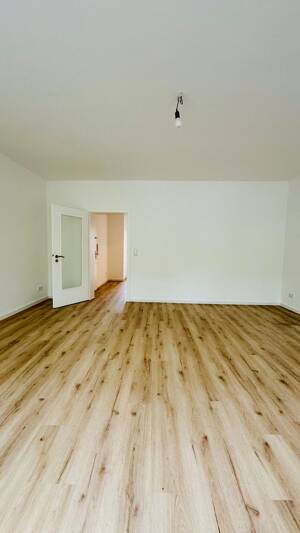 Schicke Wohnung! Frisch renoviert! Jetzt anschauen! – 40239 Düsseldorf – Vorschaubild 2