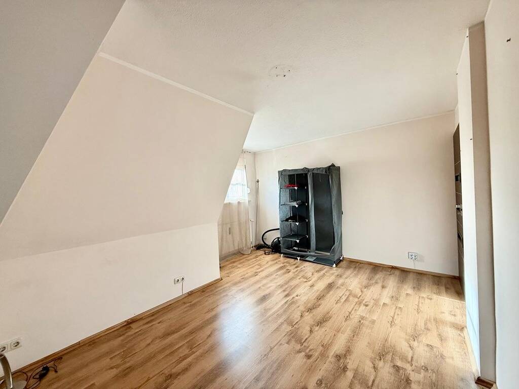 Besser als eine Wohnung! Gepflegtes Juwel mit wunderschönem großen Garten, Einbauküche und Pool – Bottrop – Vorschaubild 7