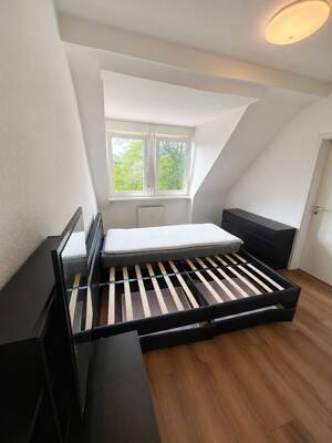 Schönes 2 Zimmer Apartment im DG, 31qm in Ludwigshafen zu vermieten