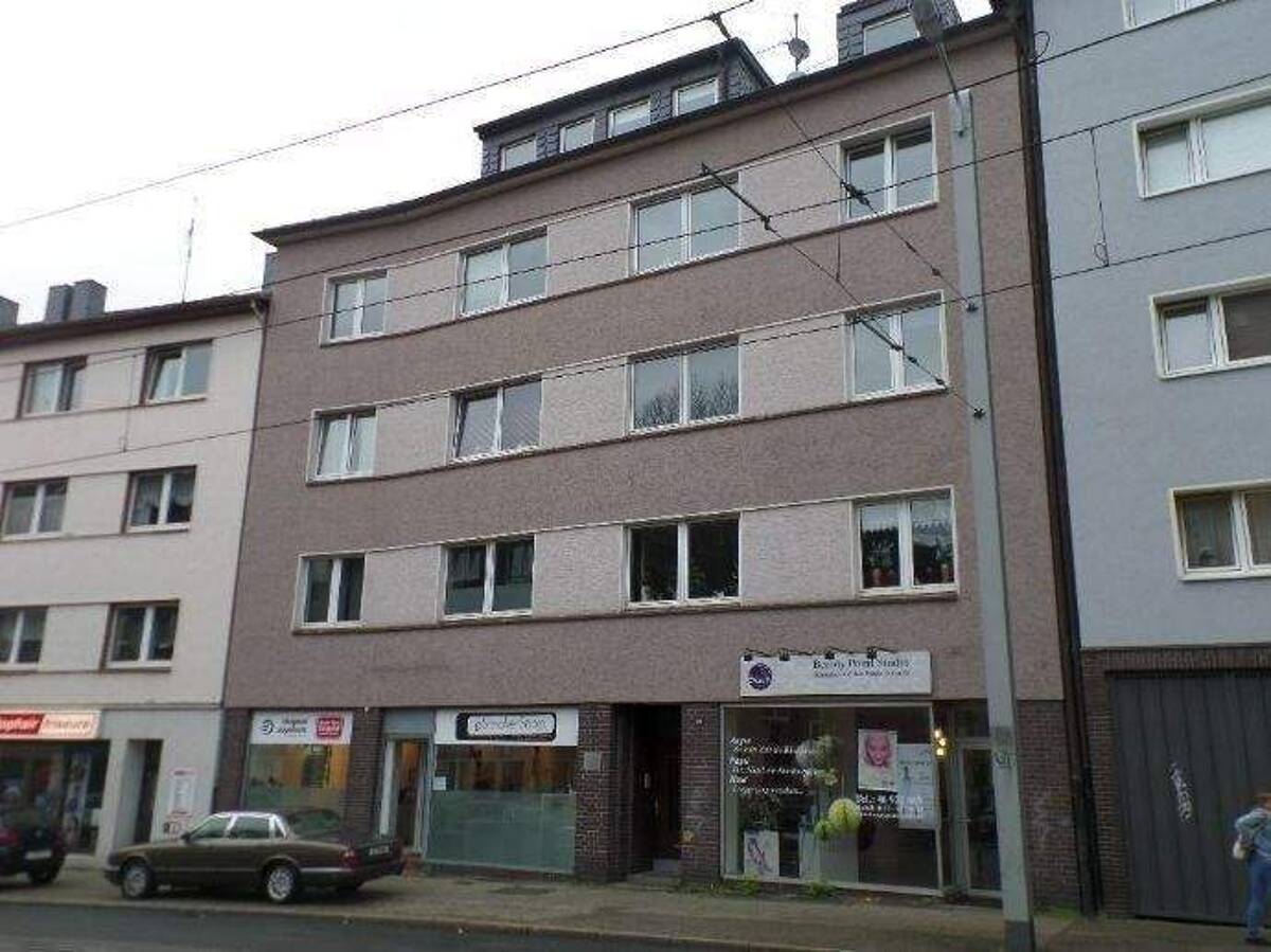 E.-Moltkeviertel: geräumige Wohnung mit Balkon im 2. OG – 45136 Essen – Bild 1 von 2