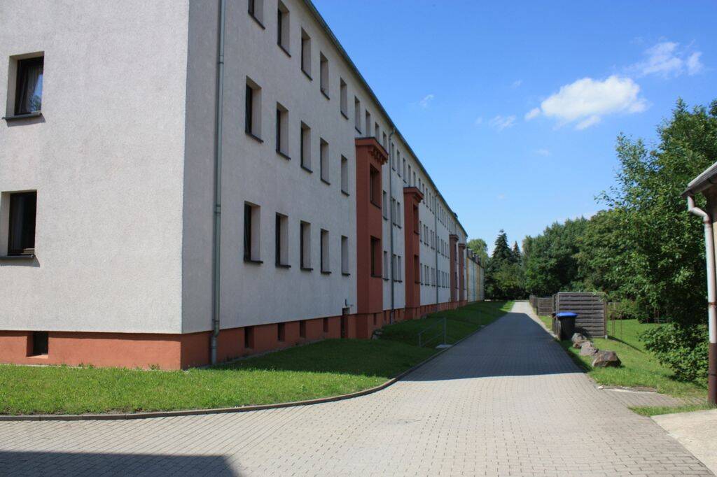 2-Raum-Wohnung mit Tageslichtbad in ruhiger Seitenstraße