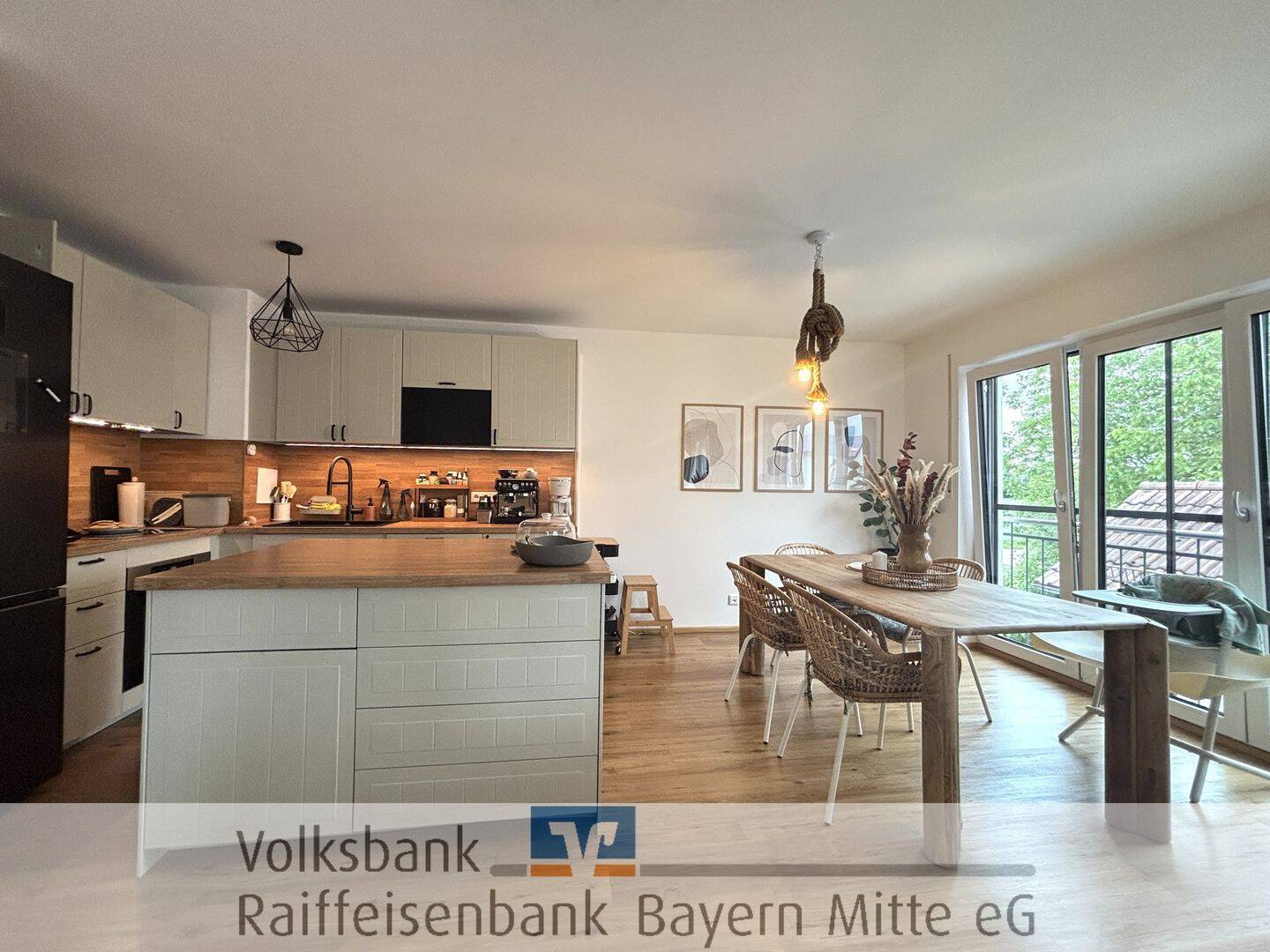 Moderne 3-Zimmer Wohnung mit Balkon und Stellplatz
