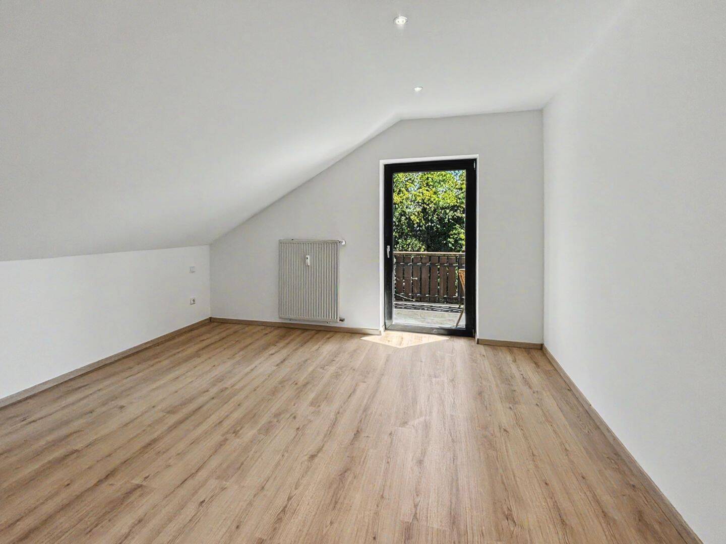Modernisierte 2-Zimmer-Wohnung mit sonnigem Balkon in Trudering – München – Vorschaubild 5