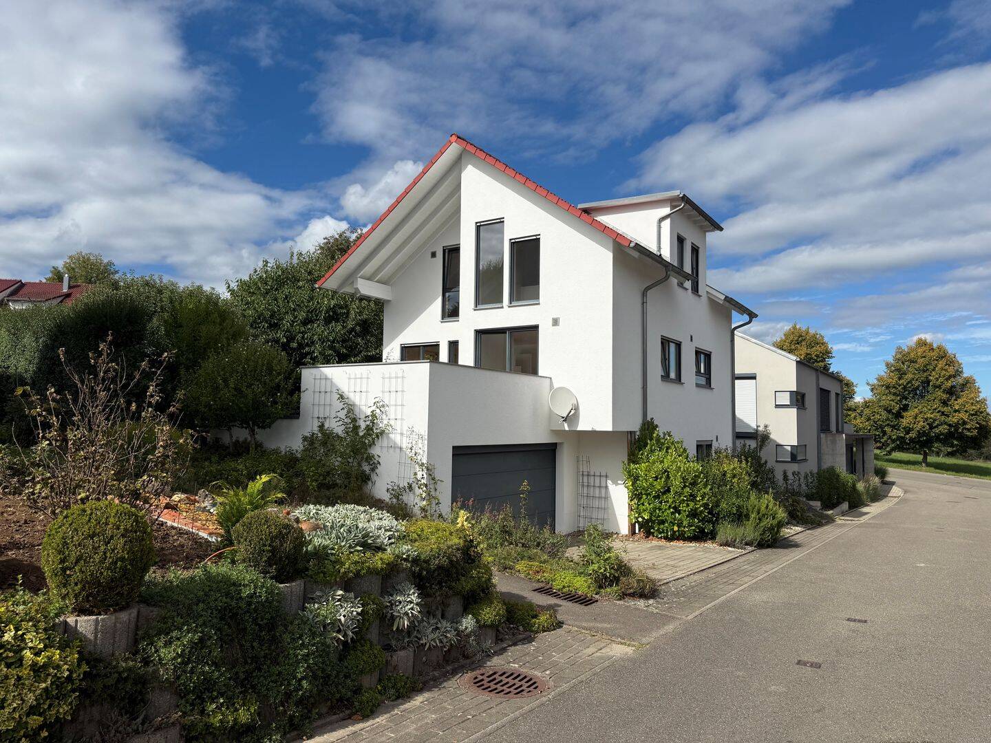 Einziehen und Wohlfühlen - modernes und helles Einfamilienhaus mit großer Garage – Kusterdingen – Vorschaubild 4