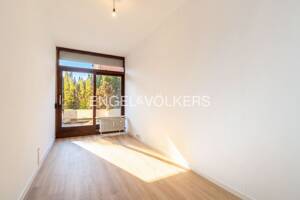 Lichtdurchflutete 3,5-Zimmer-Wohnung mit Terrasse und TG-Stellplatz in Innenstadtnähe – 93055 Regensburg – Vorschaubild 6