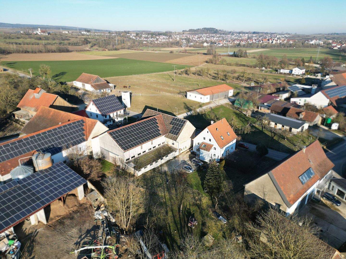 Großes Areal mit Zweifamilienhaus in Donau Nähe und grüner Umgebung – Munderkingen – Bild 1 von 9