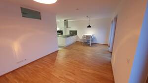 von Privat: 3-Zimmer-Wohnung mit Balkon und Einbauküche :-) ... ab 01.08.2026 verfügbar – 91054 Erlangen – Vorschaubild 7