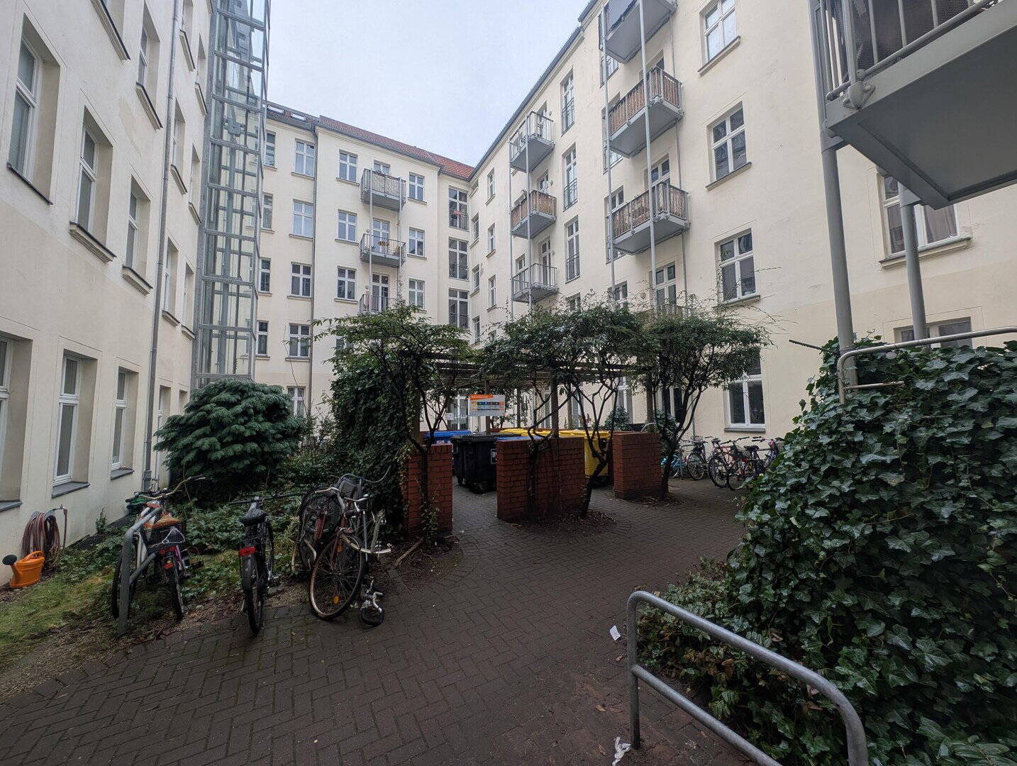 Kiez-Leben pur: Provisionsfreie 3-Zimmer-Wohnung im Gleimviertel - direkt am Mauerpark – Berlin – Vorschaubild 4