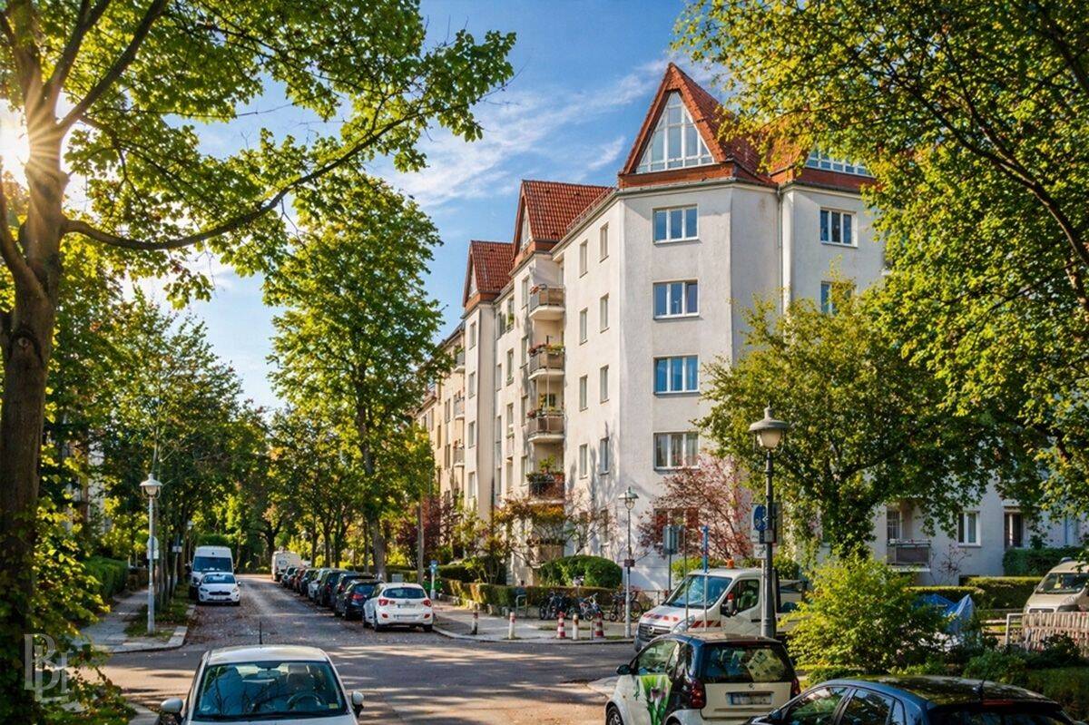 Sonniges Wohnglück in Steglitz: 2 Zimmer, Balkon & bequemer Aufzug – Berlin – Vorschaubild 2