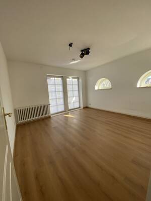 Wohnen unter Reet an der Dove-Elbe - 4 Zimmer-Wohnung - Curslacker Deich 147 in 21039 Hamburg - Ein Angebot von IVD-HAUSVERWALTUNG GERD VON DER HEIDE – 21039 Hamburg – Vorschaubild 8