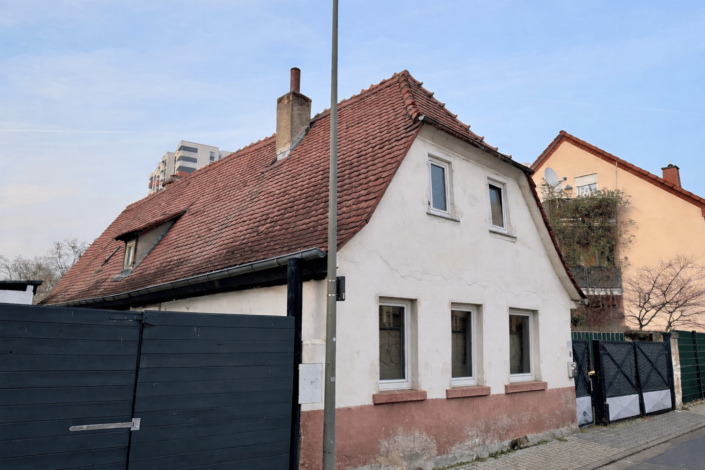Haus mit viel Ausbaupotenzial | Schmidt&Co. Immobilien – Frankfurt am Main – Vorschaubild 5