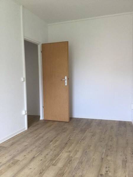 3-Zimmer-Wohnung (WBS) mit Balkon! – Dresden – Vorschaubild 3