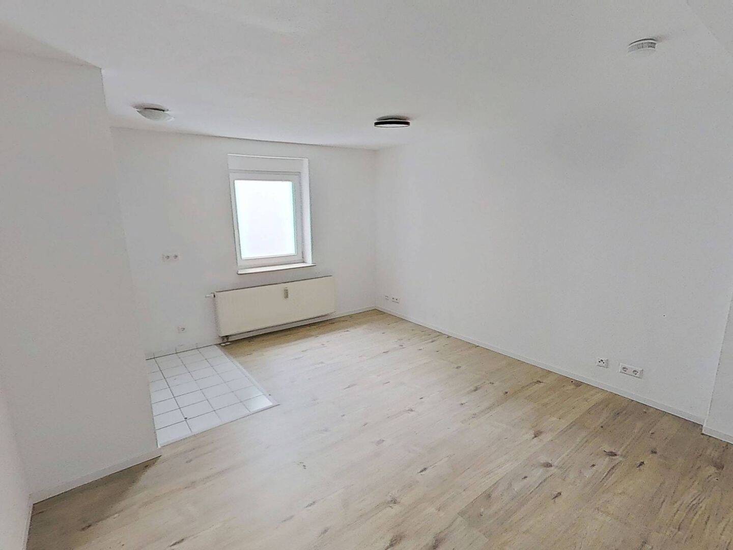 2-Zimmer-Oase mit Terrasse in Stuttgart – Stuttgart – Vorschaubild 2