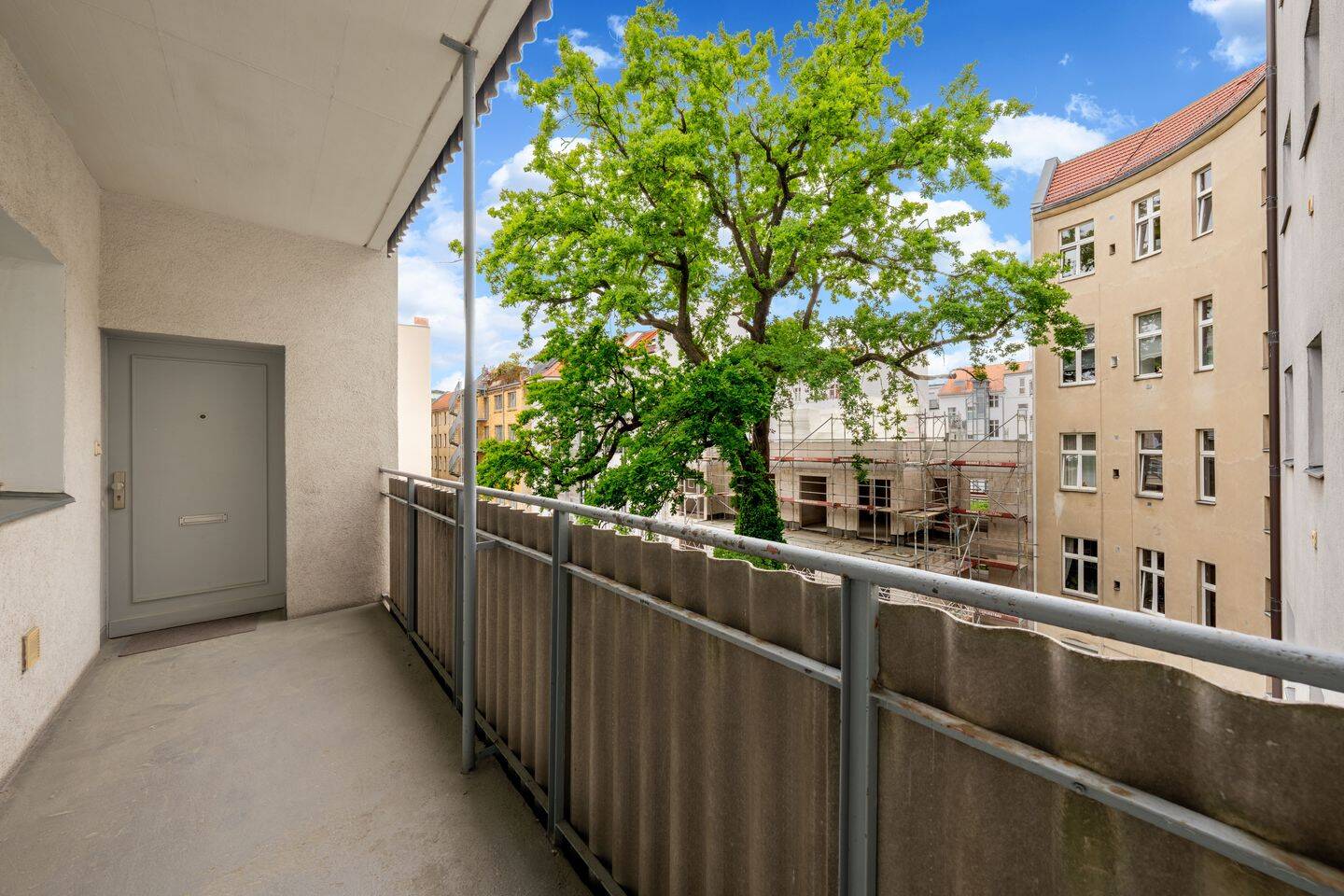 Modernisiert & Bezugsfrei: 3-Zimmer Wohnung mit Balkon & Lift an der Deutschen Oper – Berlin – Vorschaubild 7