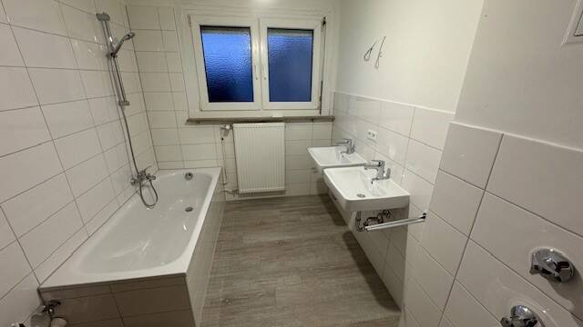 Preisgünstige und großzügige 4,5-Zimmer-Wohnung – Stuttgart – Vorschaubild 4
