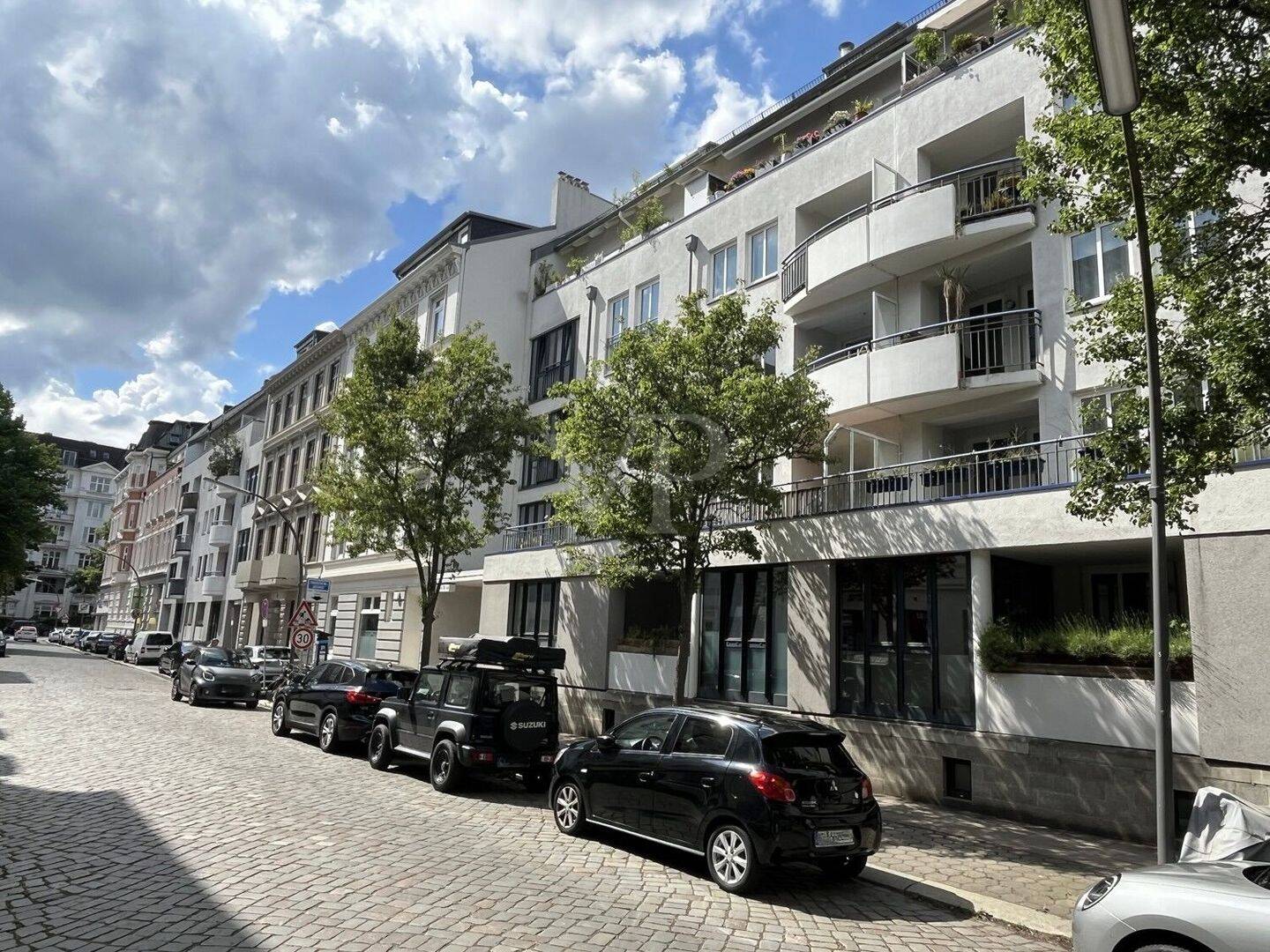 Lichtdurchflutete 2 ZI mit 2 Balkonen und TG im charmanten Uhlenhorst – Hamburg – Vorschaubild 8