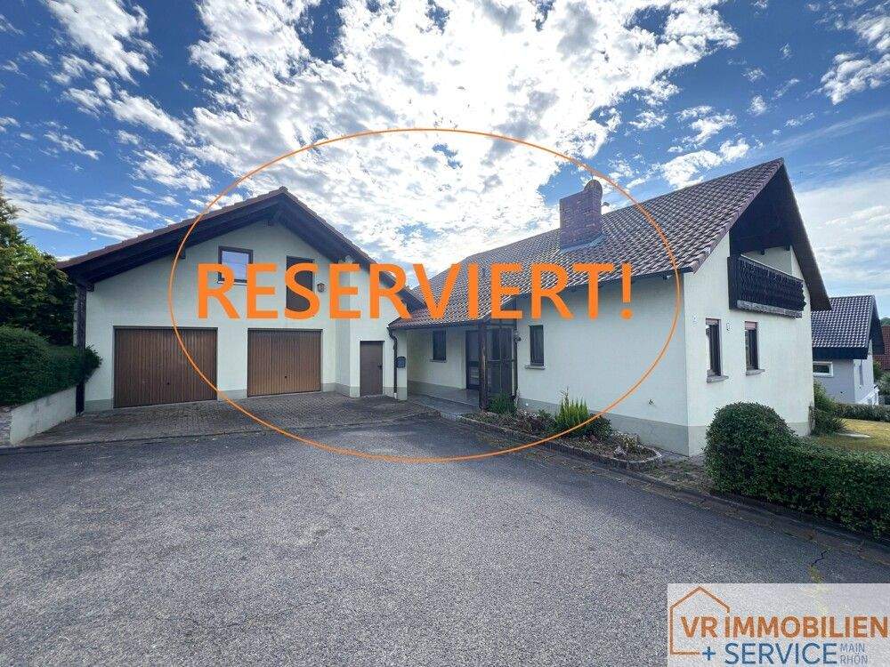 Viel Platz zum Leben! - Massives Wohnhaus mit Doppelgarage und Paradiesgarten in 97633 Trappstadt! – Trappstadt – Bild 1 von 9
