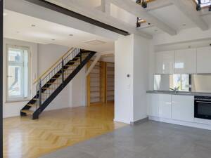 Exklusive 4,5-Zimmer-Altbauwohnung mit Balkon & Klimaanlage in begehrter Lage Am Harras – 81373 München – Vorschaubild 4
