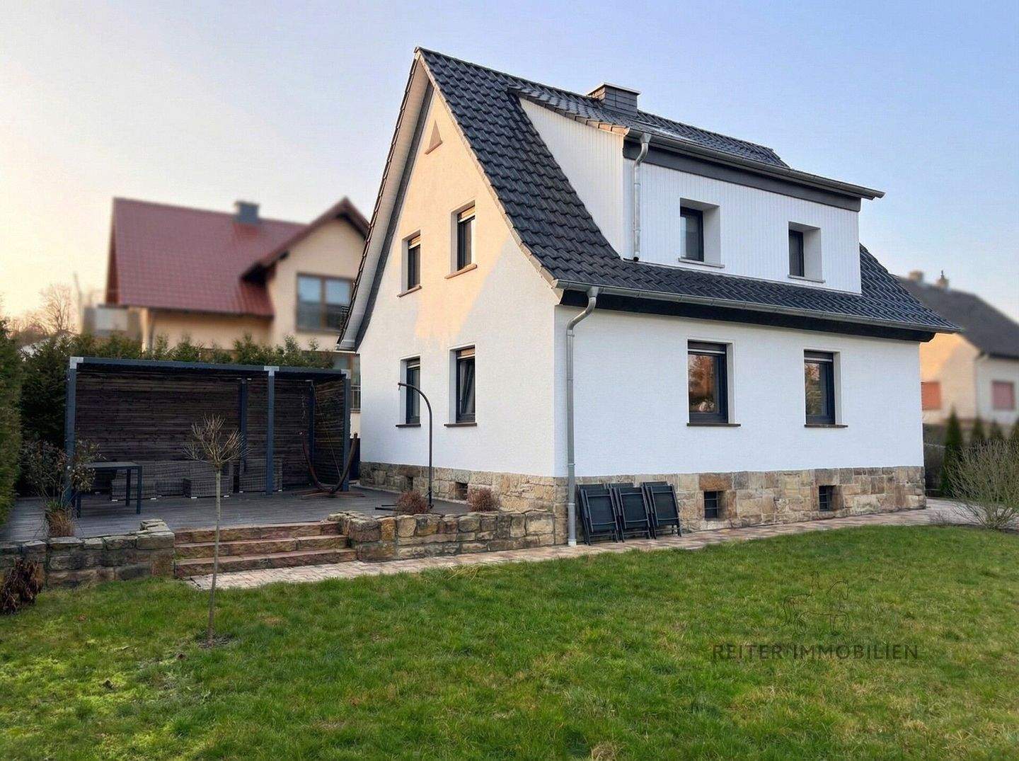 Welkers: Ihr neues Familienglück: Kernsaniertes Einfamilienhaus mit Traumterrasse-Freiheit statt Renovierungsfrust. – Eichenzell – Bild 1 von 9