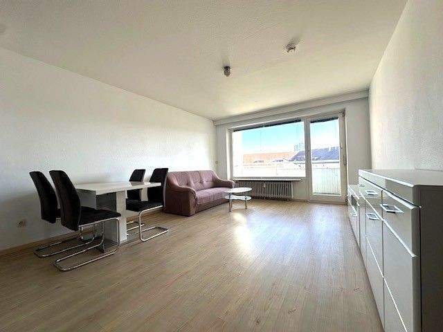 Große 1 Zimmer Wohnung mit Loggia und Stellplatz, Nürnberg-Bleiweißviertel – Nürnberg – Vorschaubild 3