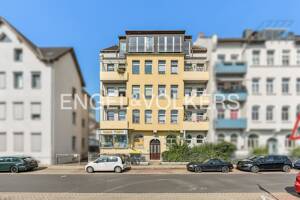 Charmante 2-Zimmer-Wohnung mit Balkon und zusätzlichem Dachgeschoss