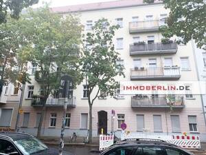 IMMOBERLIN.DE - Schöne Stuck-Altbauwohnung mit Südbalkon in ruhiger Kiezlage – 10243 Berlin – Vorschaubild 2