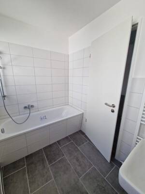 Ihr neues Zuhause! Sonnige 3 Zimmer Wohnung mit Balkon – 1127 Dresden – Vorschaubild 3