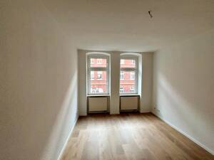Frisch sanierte 2,5-Zimmer-Altbauwohnung mit modernem Bad – 99086 Erfurt – Vorschaubild 2