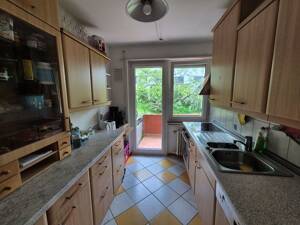 Familienfreundliche, helle, modernisierte 4-Zimmer-Wohnung mit Terrasse, Balkonen und EBK – 70599 Stuttgart – Vorschaubild 5