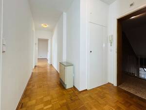 Heller 2,5-Raum-DG-Traum: Südwest-Hoflage, Parkett, neue Heizung & 67 m² Spitzboden-Ausbaureserve! – 45276 Essen – Vorschaubild 7