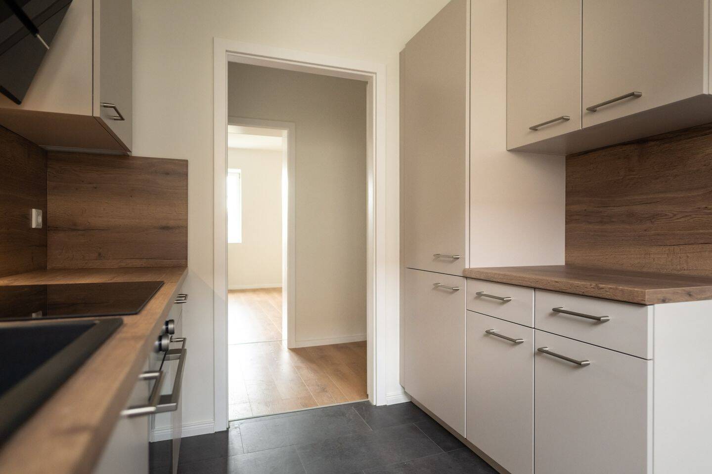Hochwertige Wohnung! Inkl. EBK und Aufzug im Gebäude – Leipzig – Vorschaubild 3
