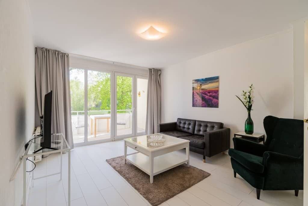 Schöne 2 Zimmer Wohnung mit Balkon in der Nähe von Schloss Charlottenburg
