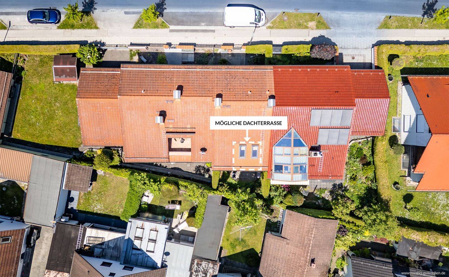 Familientraum am Stadtrand in der Waldkolonie Putzbrunn: Helles RMH mit Garten & zwei Einzelgaragen. – Putzbrunn – Vorschaubild 4