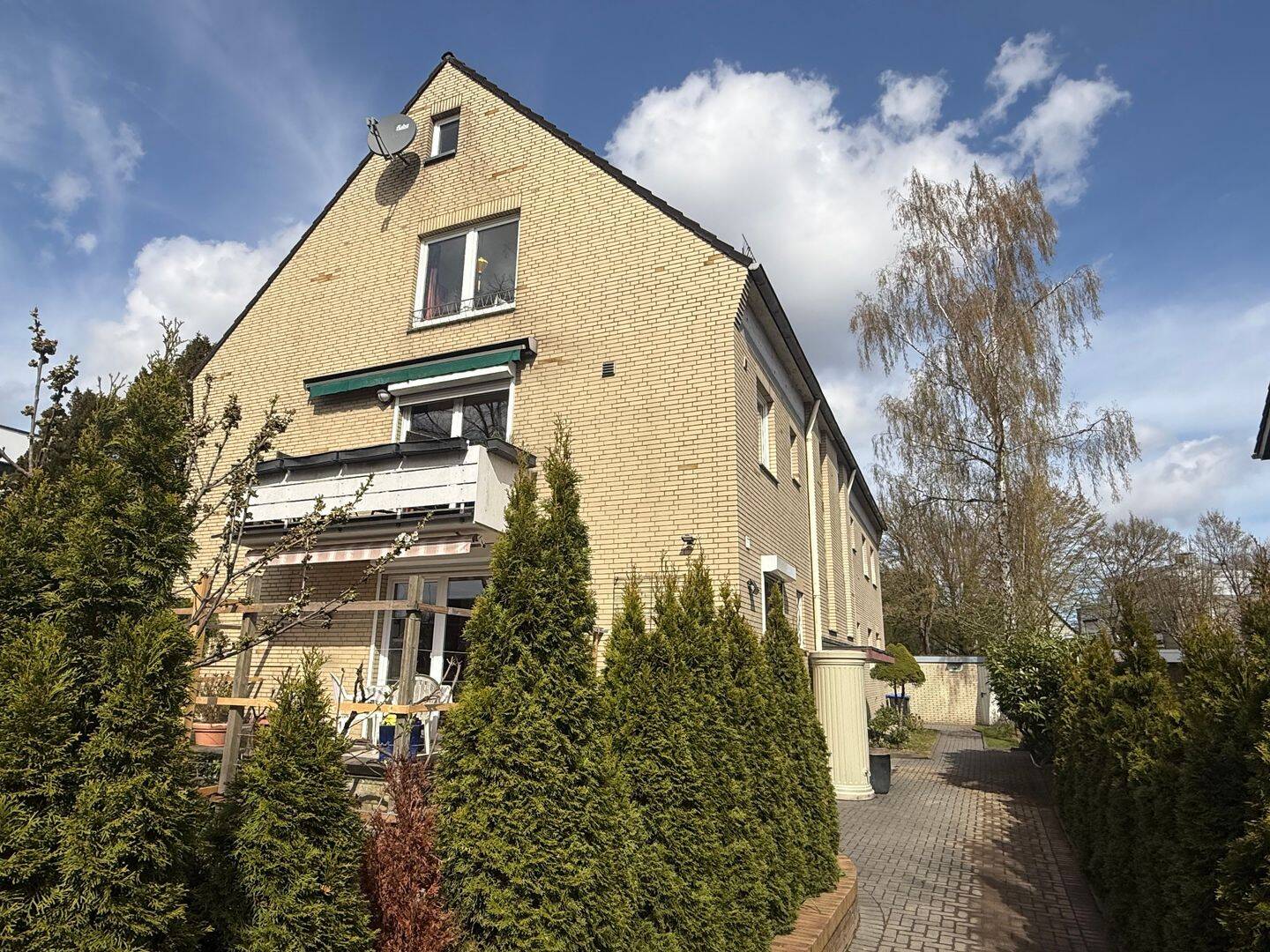 Schönes Mehrgenerationenhaus mit Einliegerwohnung und pflegeleichtem Garten – Hamburg – Vorschaubild 3