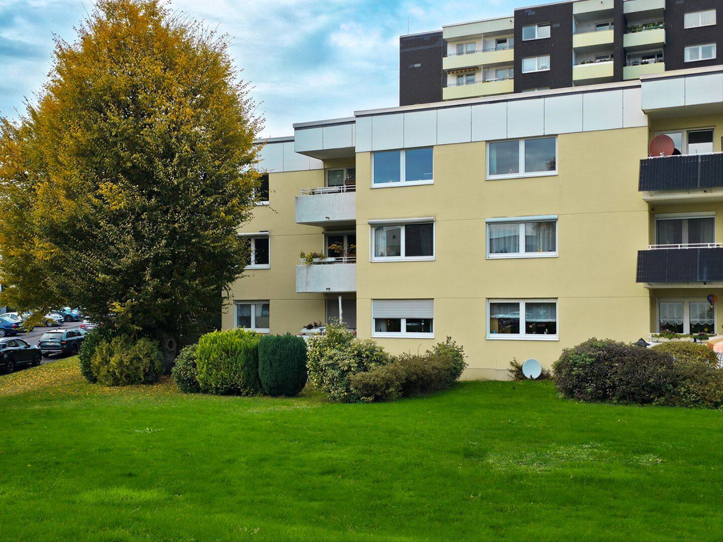 Frisch renoviert! 4-Zimmer-Wohnung mit Balkon & Garage in Bergisch Neukirchen