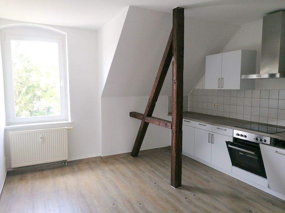 !! 3-Zimmer-Dachgeschosswohnung mit Einbauküche !!