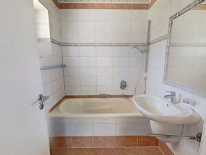 Große 3,5-Zimmer-Wohnung mit BALKON und 2 Bädern in ruhiger Wohnlage im Kölner Norden – 50767 Köln – Vorschaubild 9