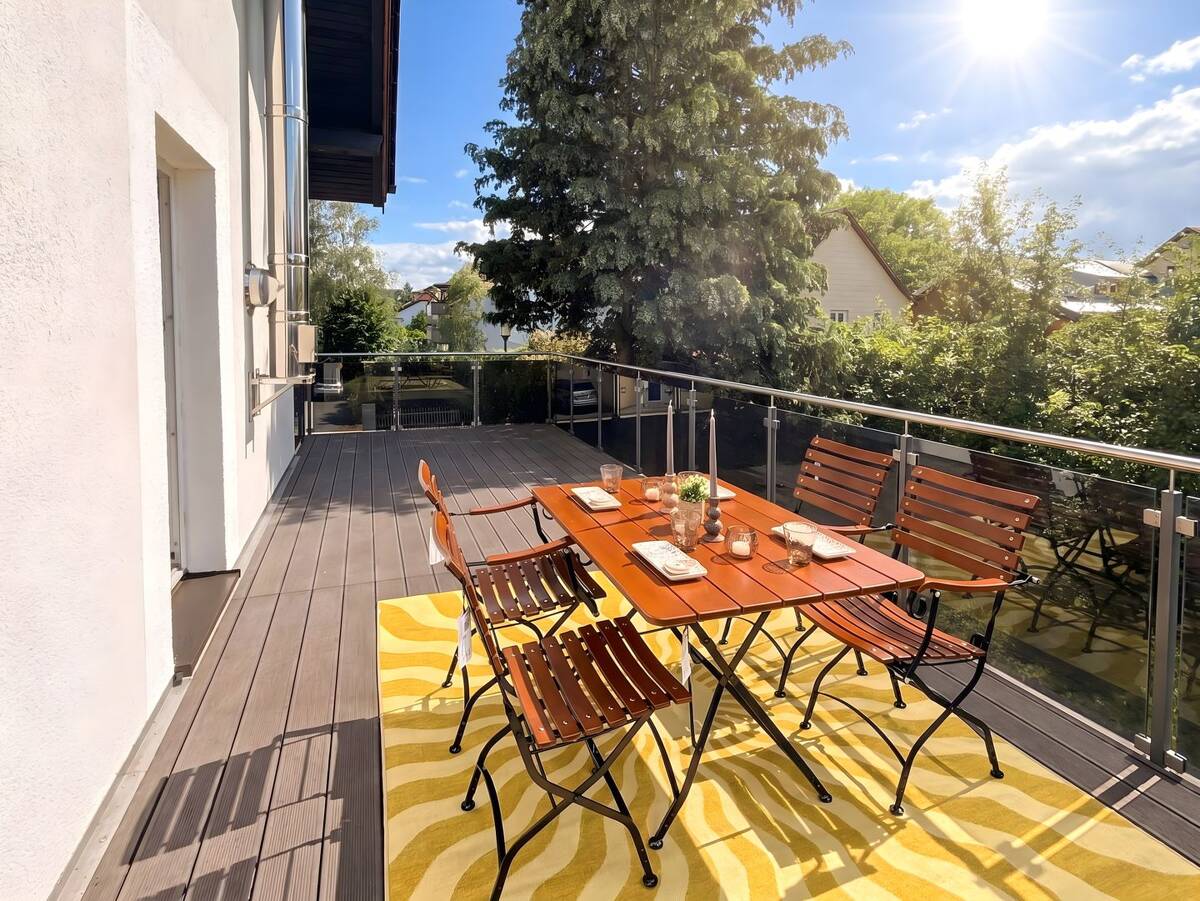Arbeiten ohne Pendeln - Luxus mit Pool - alles unter einem Dach – 81827 München – Bild 1 von 9