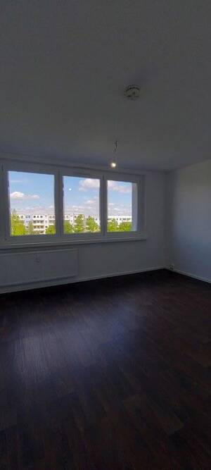 Das Glück hat ein Zuhause: großzügige 3-Zimmer-Wohnung – 1239 Dresden – Vorschaubild 7
