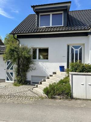 Wohnen in charmanter Lage, ETW im freist. Wohnhaus, gr. Gartenanl. Schimmteich, 2 Garagen – 45149 Essen – Vorschaubild 2