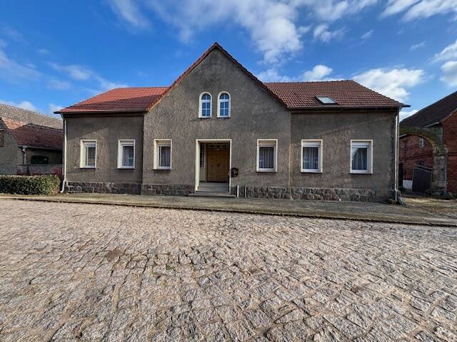 Drei-Seitenhof in der Nähe von Lüderitz in Schleuß mit großem Grundstück und vielen Nutzungsmöglichkeiten – Tangerhütte – Bild 1 von 9
