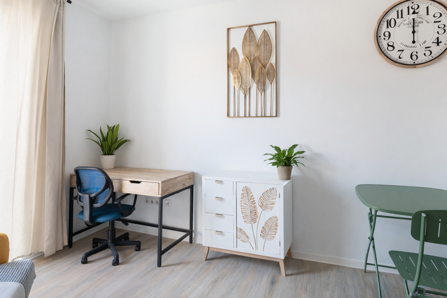 Ankommen, wohlfühlen, studieren: Exklusives Design-Apartment |möbliert|Fahrstuhl |Unilage|Dachgarten – Magdeburg – Vorschaubild 4