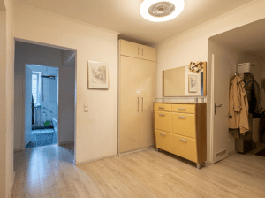 GROSSZÜGIG GESCHNITTENE 3-ZIMMER-ERDGESCHOSSWOHNUNG IM BISMARCKVIERTEL ZU KAUFEN!!! – 47799 Krefeld – Vorschaubild 2