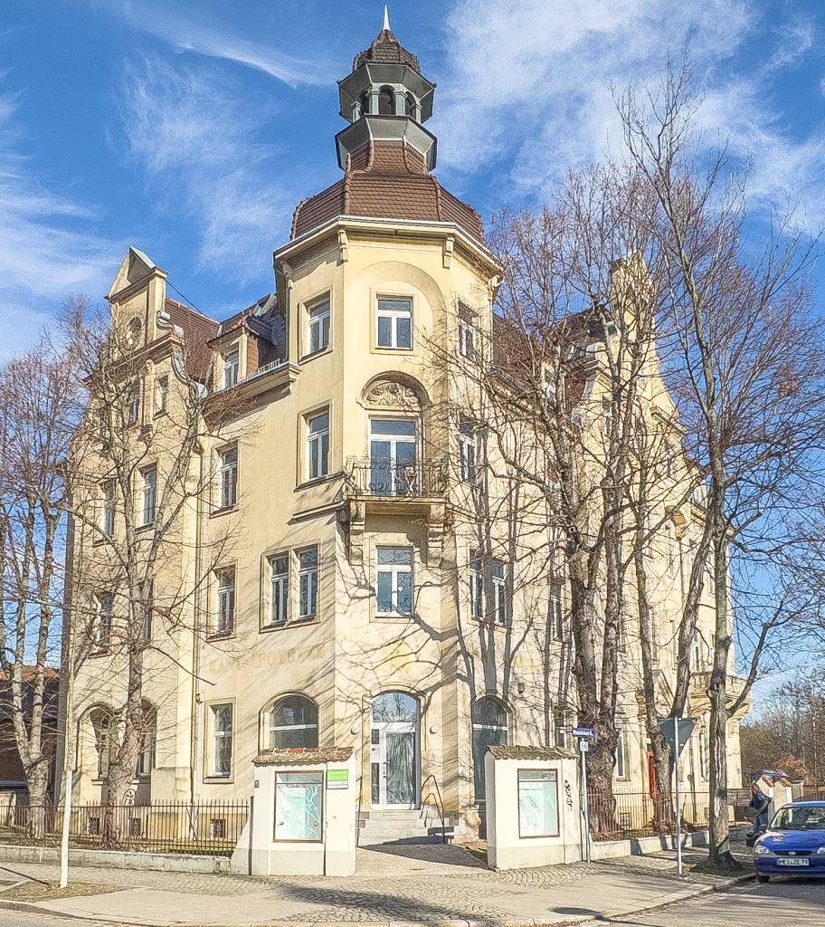GUT GESCHNITTENE 3 ZIMMER WOHNUNG MIT BALKON IN GRÜNDERZEITVILLA ALS KAPITALANLAGE