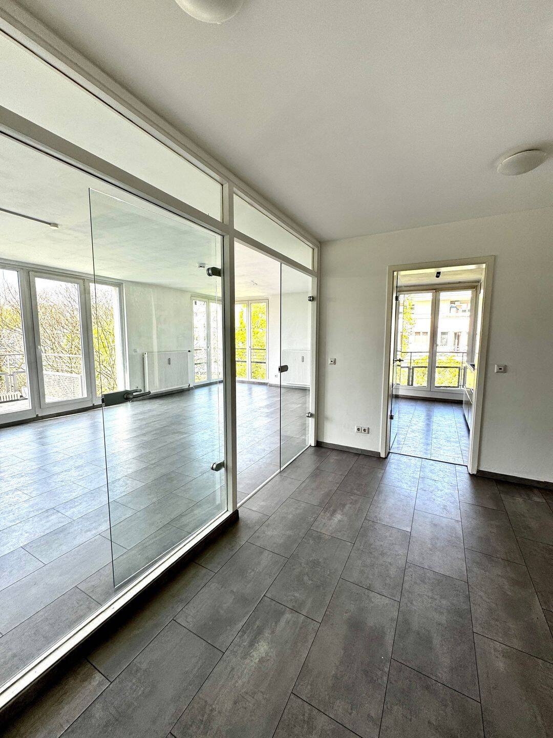 104 m², zwei Balkone, Panoramablick und TG-Stellplatz: Wohnqualität, die man selten findet – Berlin – Vorschaubild 7