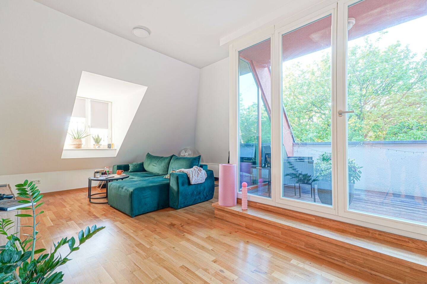 Licht, Luft & Luxus über Berlin - Traumhafte Dachgeschosswohnung mit Weitblick in Moabit